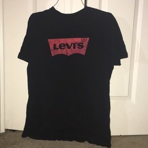 Levi’s tee
